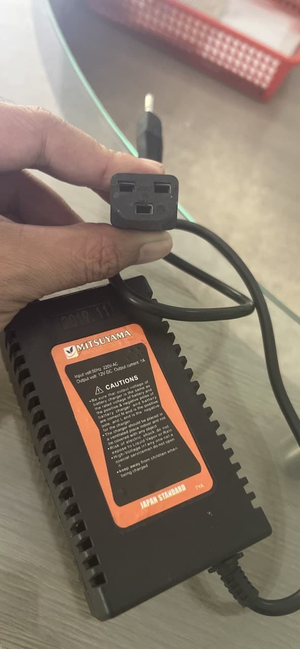 Cục sạc Mitsuyama siêu nhẹ 12V